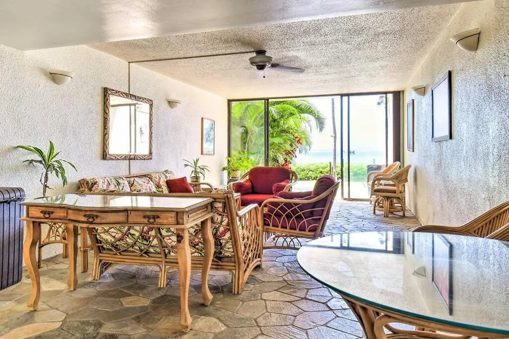 Maui Oceanfront Haven: Beachside Retreat with Turtle & Whale Watching Wailuku