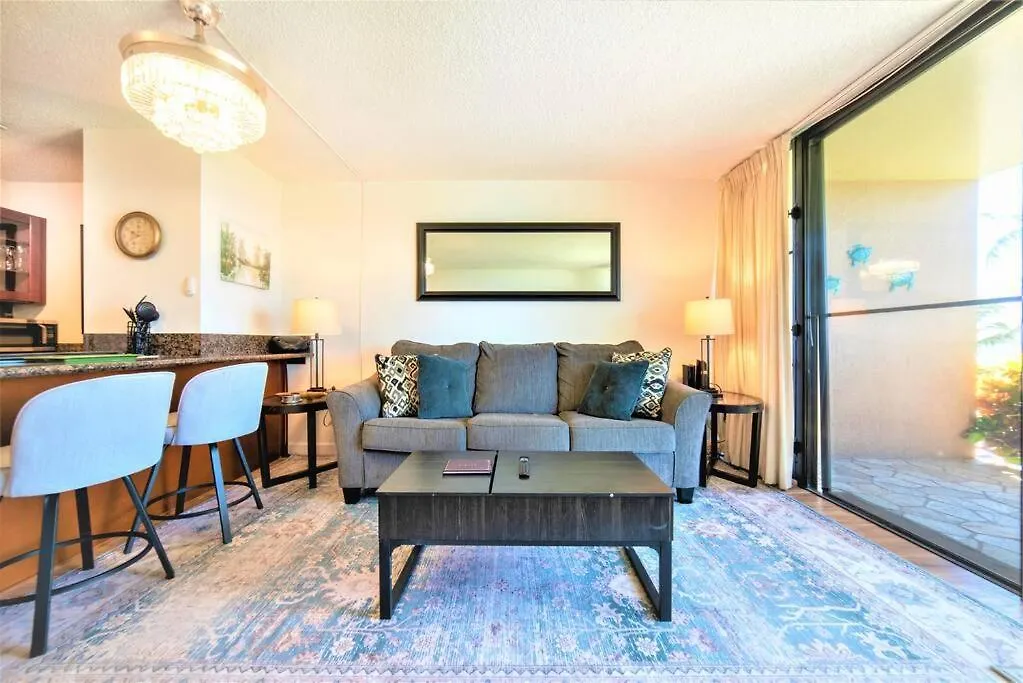 Apartment Maui Oceanfront Haven: Beachside Retreat with Turtle & Whale Watching Wailuku United States